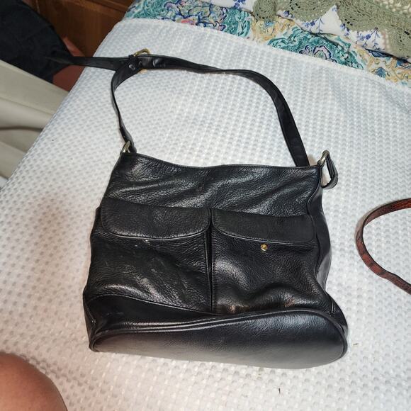 CARRIAGE HOUSE EUC BLACK LEATHER SHOULDER BAG - Picture 1 of 9